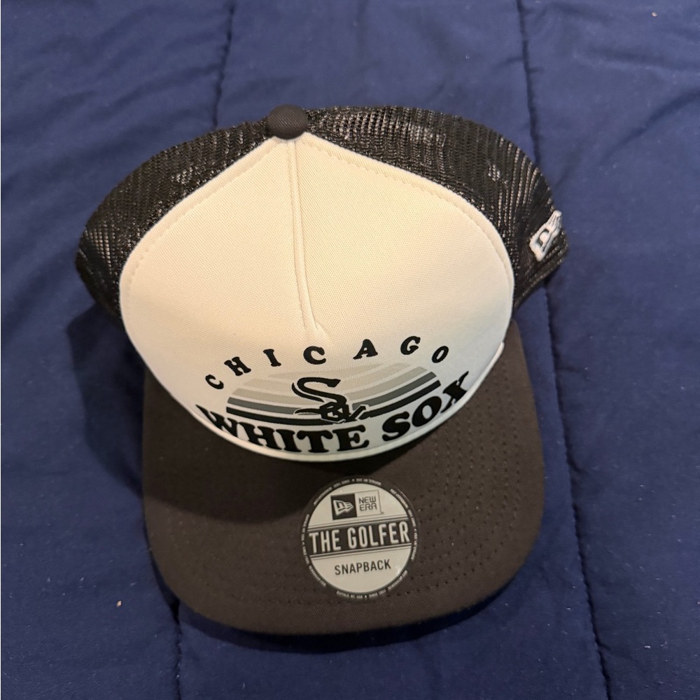 New Era Black & White Mesh Back Snapback Hat